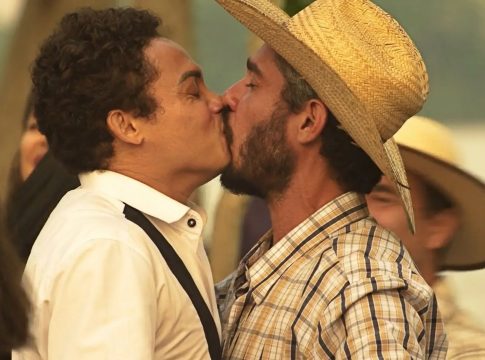 Selinho de Zaquieu e Zoinho foi sugerido por diretor na hora da cena FOTO: DIVULGAÇÃO