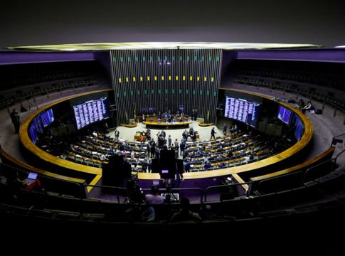 A Comissão de Educação da Câmara dos Deputados aprovou projeto que amplia reserva de vagas em cursos de graduação para pessoas com deficiência e autoriza bolsistas a concorrer nas cotas dos alunos que frequentaram escola pública. Foto: Divulgação