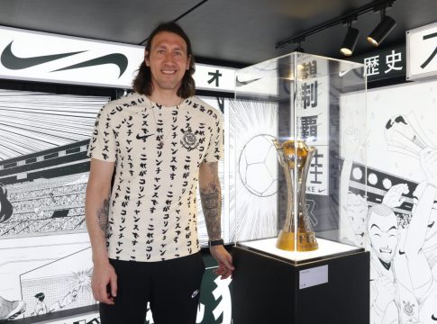 Cássio ainda tinha sete meses de contrato para cumprir, embora já pudesse assinar um pré-acordo a partir de julho com qualquer outro time. José Manoel Idalgo / Ag. Corinthians Cássio ainda tinha sete meses de contrato para cumprir, embora já pudesse assinar um pré-acordo a partir de julho com qualquer outro time. José Manoel Idalgo / Ag. Corinthians