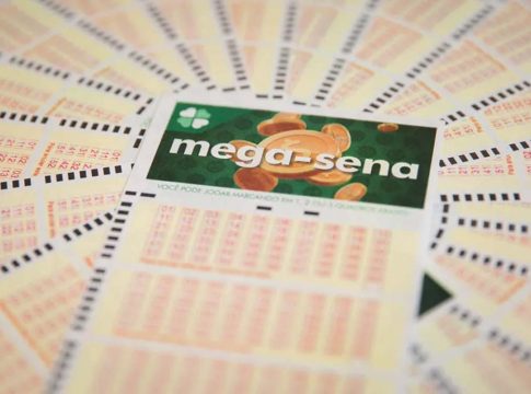 Nenhum acertador no sorteio da Mega-Sena 2825 com prêmio acumulado em R$ 33 milhões. Conheça os ganhadores da quina e suas premiações.
