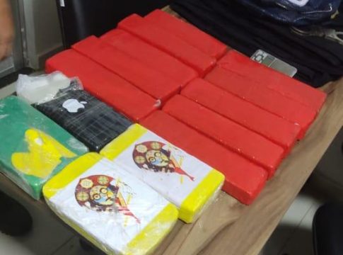 O 23º BPM apreende 16 tabletes de drogas em Parauapebas. Foto: 23º BPM/Divulgação
 

