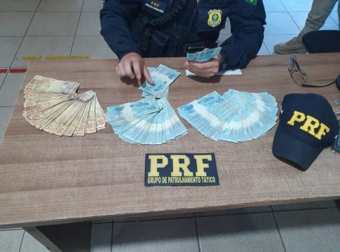 Duas pessoas foram presas em flagrante por crime eleitoral. Foto: PRF/divulgação