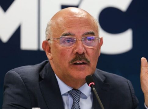 PF afasta delegado que prendeu ex-ministro Milton Ribeiro
