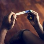 Apesar de avanços, Brasil ainda enfrenta desafios para garantir às mulheres, especialmente adolescentes, acesso a informações e métodos contraceptivos.