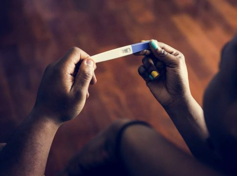 Para ter direito ao salário-maternidade, a menor precisa comprovar a condição de segurada obrigatória 10 meses antes do parto. Foto: Divulgação