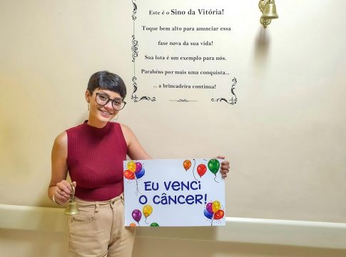 A jovem, hoje com 22 anos, descobriu a doença com apenas 15. Foto: Divulgação