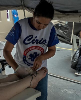 A ação, em parceria com a Amigos Voluntários do Pará, prestou atendimento médicos e de acolhimento aos romeiros que participaram da Trasladação e do Círio de Nazaré. Foto: Jorge Palheta/Sejudh