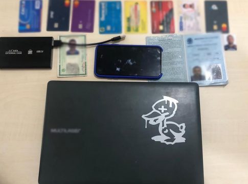 Os criminosos cobravam valores, que variavam de R$ 5 mil a R$ 10 mil, das empresas de internet para que os funcionários pudessem trabalhar em alguns bairros da cidade. Foto: PCPA/divulgação