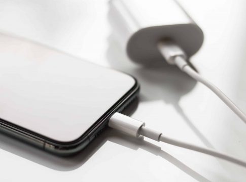 O WhatsApp deixará de funcionar em iPhones com sistema operacional inferior ao iOS 15.1 a partir da próxima segunda-feira, 5 de maio