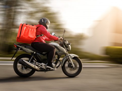 O Projeto de Lei 325/23 concede isenção do Imposto sobre Produtos Industrializados (IPI) e do Imposto sobre Operações Financeiras (IOF) na compra de motocicletas. Foto: Divulgação