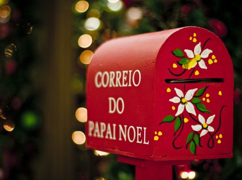 Os Correios convidam a sociedade a participar da maior campanha natalina do país, que há mais de 33 anos ajuda a fazer o Natal de milhares de crianças mais feliz. Foto: Divulgação