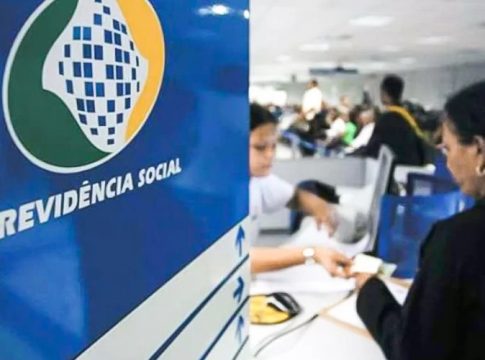 Serão oferecidas 300 vagas para o cargo de Analista do Seguro Social, com exigência de nível superior. A publicação do edital está prevista para julho