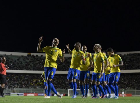 O trabalhador pode ver os jogos da Copa e negociar com os patrões. Veja como. Foto:  Lucas Figueiredo/CBF
