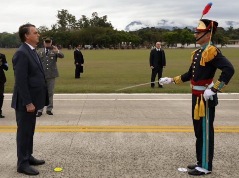O presidente Jair Bolsonaro ficou em silêncio neste sábado (26) em seu primeiro evento público desde a derrota na eleição. Foto: Clauber Cleber Caetano/PR