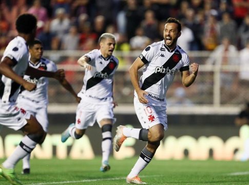 Nenê marcou o gol da vitória e que marcou o acesso do Gigante da Colina. Foto: Daniel Ramalho/Vasco