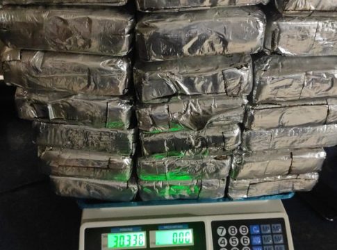 Carga apreendida gerou um prejuízo estimado em cerca de 5,4 milhões de reais para o crime organizado. Foto: PRF/divulgação
