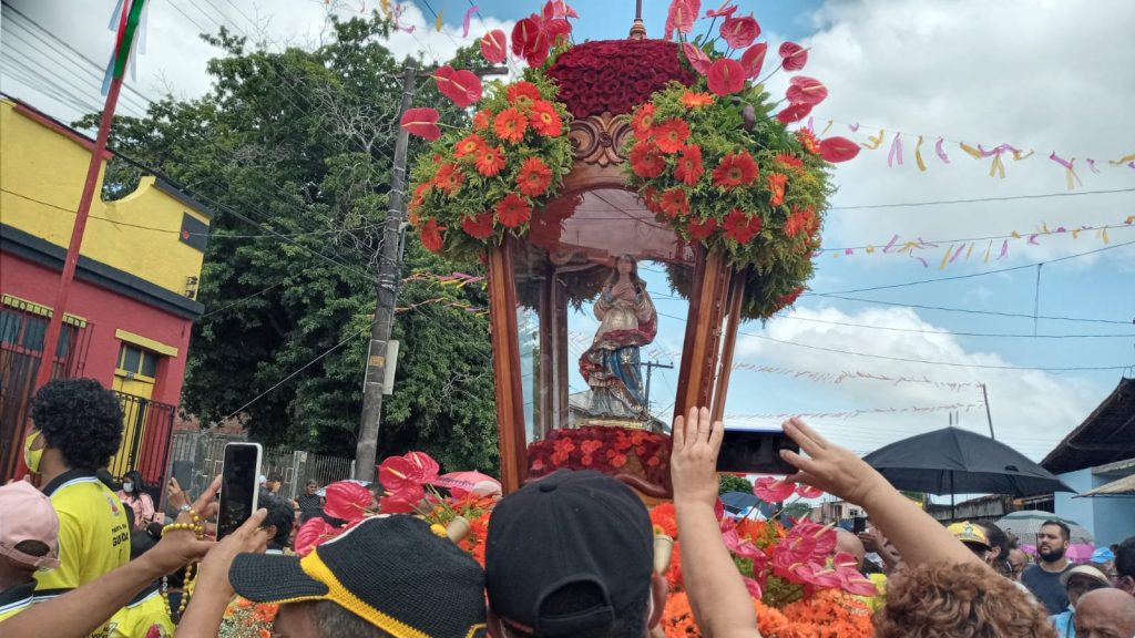 A festa em louvor a Nossa Senhora do Ó, padroeira de Mosqueiro, soma 13 procissões. Foto: Divulgação