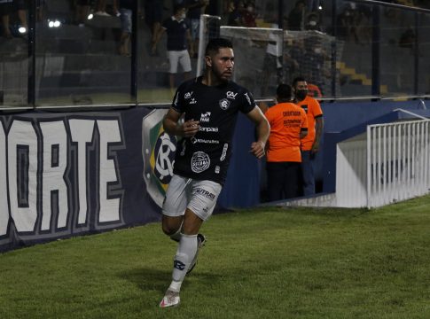 Descubra os bastidores da negociação entre Paysandu e Novorizontino-SP envolvendo o zagueiro Lucas Maia e o atacante Neto Pessoa.