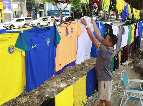 Busca por roupa para a Copa está maior