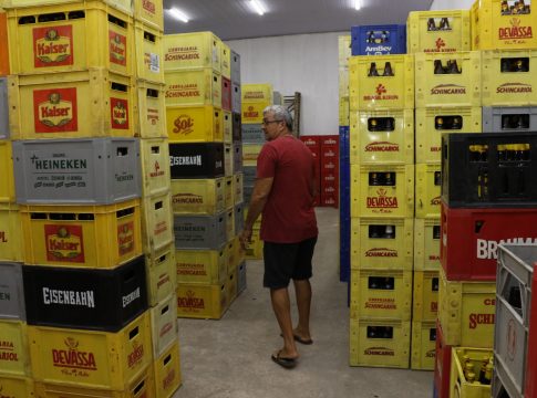 Vendedores pretendem lucrar, principalmente nos dias de jogos da seleção brasileira. Foto: Wagner Almeida / Diário do Pará.
