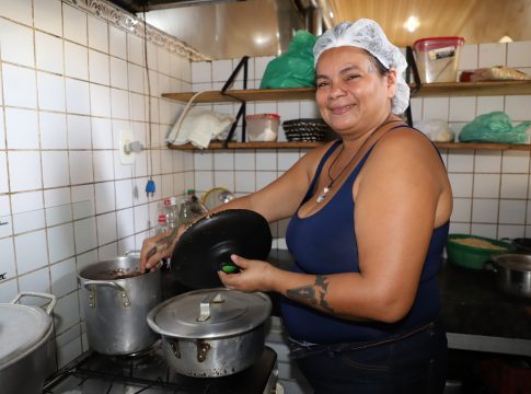 Vendedores mantêm o tradicional PF vendido a R$ 10