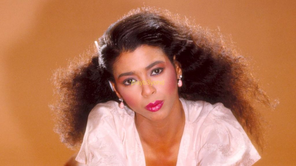 A cantora e atriz americana Irene Cara, conhecida por dar voz às músicas dos filmes "Fama" e "Flashdance", clássicos dos anos 1980, morreu aos 63 anos. Foto: Divulgação