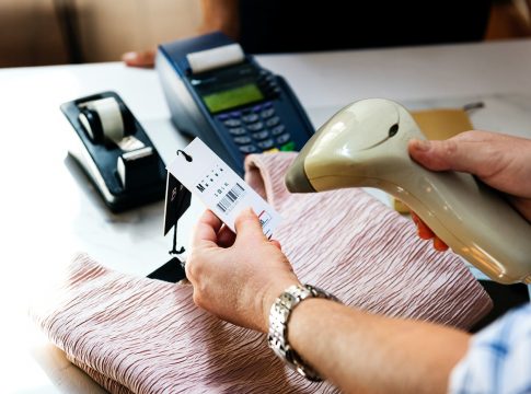 O consumidor precisa ficar atento ao direito de troca quando um produto estiver com defeito. Foto: Divulgação