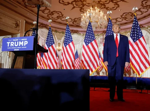 O julgamento do ex-presidente americano Donald Trump no processo sobre o 6 de Janeiro foi marcado para 4 de março do ano que vem. Foto: Divulgação