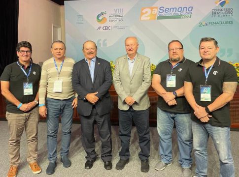 Oscar Pessoa (Vice-presidente da AP), Salatiel Campos (Presidente do Sindiclubes Pará), Paulo Maciel (Presidente do Comitê Brasileiro de Clubes - CBC), Arialdo Boscolo (Confederação Nacional dos Clubes - Fenaclubes), Paulo Storino (Presidente da AP e Diretor Regional da Fenaclubes) e Sandro Castro (Diretor de Suprimentos da Assembleia Paraense). Foto: Divulgação
