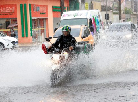 Belém amanheceu sob forte temporal nesta terça-feira. Foto: Celso Rodrigues/Diário do Pará
