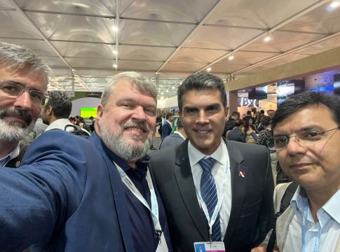 Anderson Baranov (Hydro), o governador Helder Barbalho e o titular da Semas, Mauro  O'de Almeida. Foto: Divulgação