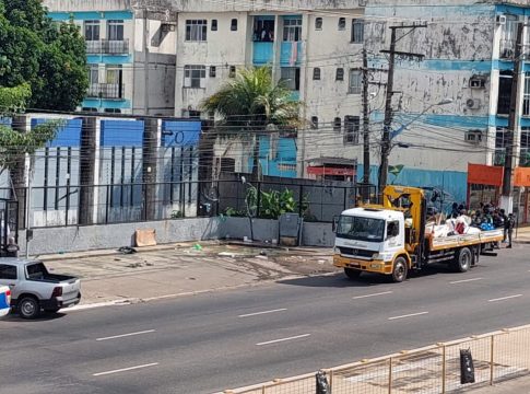 Manifestantes ficaram sem as suas tendas após a ação. Foto: Divulgação