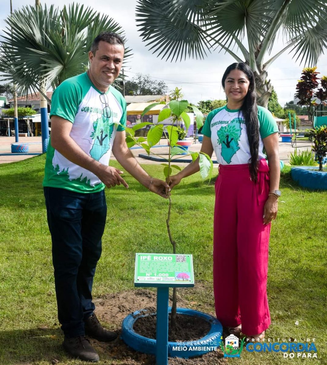 A prefeita de Concórdia, Elisangela Celestino, festeja o reconhecimento diante das ações de sustentabilidade desenvolvidas no município. Foto: Divulgação