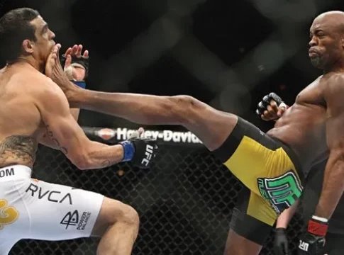 "Nem o chute do Anderson Silva deixou o Vitor Belfort tão atordoado quanto essa fake news que ele caiu", disse um internauta. Foto: Divulgação