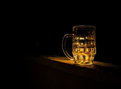 Com o objetivo de conscientizar a população sobre os riscos à saúde neste mês é comemorado o Dia Nacional de Combate às Drogas e ao Alcoolismo (20/2). Foto: Divulgação