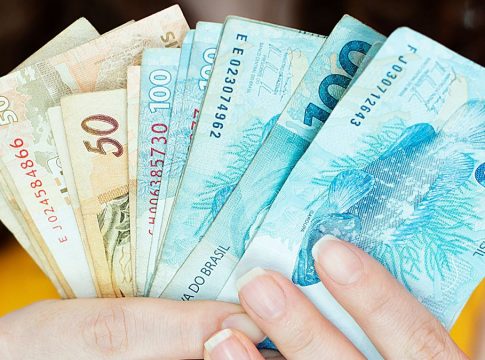 Ao todo, 10,5 milhões de trabalhadores têm direito de sacar um montante de R$ 25,4 bilhões até 5 de agosto. Foto: Divulgação