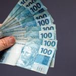 Valores podem ser retirados até 29 de dezembro de 2025. Servidores públicos com pendências receberão em outubro. Pará lidera número de trabalhadores que ainda não sacaram.