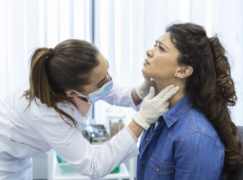 Mulheres com idade entre 30 e 50 anos são as mais frequentemente acometidas pela doença. Foto: Freepik
