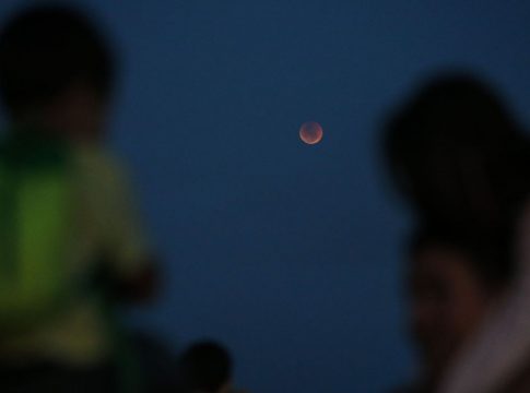 Ainda neste ano, os brasileiros poderão ver um eclipse lunar parcial entre 17 e 18 de setembro. Foto: Fernando Frazão/Ag. Brasil