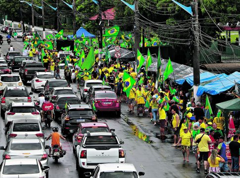 Há mais de uma semana, manifestante fazem atos pró-intervenção militar na Almirante Barroso, em Belém. Foto: Celso Rodrigues/ Diário do Pará.