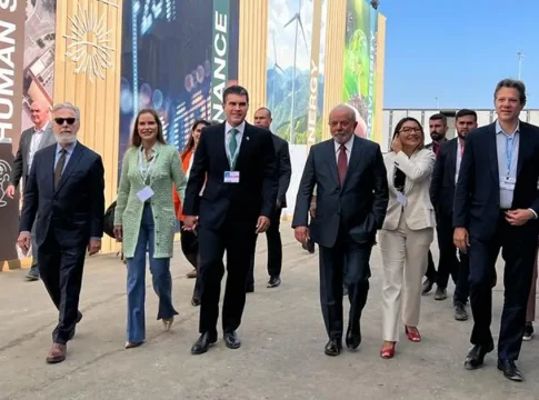 Na COP27, Lula, ao lado de Helder, diz que pedirá à ONU para sediar conferência no Brasil em 2025. Foto: Agência Pará
