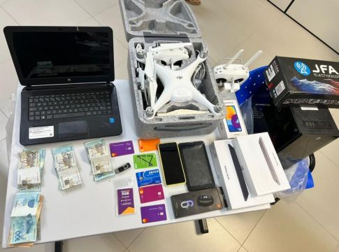 As equipes policiais também apreenderam diversos produtos, incluindo um drone, avaliado em mais de R$50 mil, diversos celulares, notebooks, uma CPU. Foto: Agência Pará
