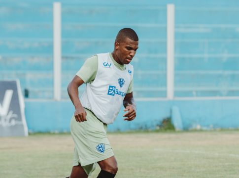 Zagueiro Genilson é titular absoluto no time bicolor. FOTO: John Wesley/PSC