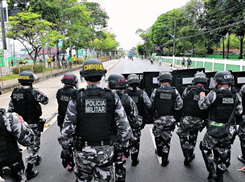 O choque da PM precisou entrar em ação na terça-feira para desobstruir a avenida. Foto: Ricardo Amanajás / Diario do Pará