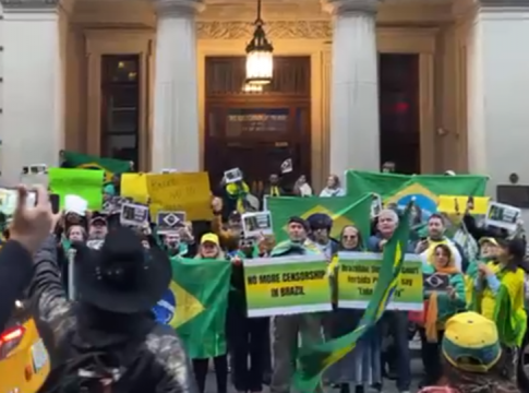 Grupo bolsonarista pede intervenção federal, socorro às Forças Armadas e chama o STF de corrupto. Foto: Divulgação