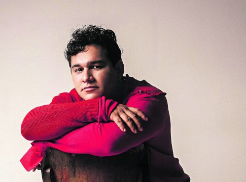 Raoni diz que disco é respiro pós-isolamento social, dando continuidade ao seu álbum de estreia, “Goteira” FOTO: Tereza Maciel/Divulgação