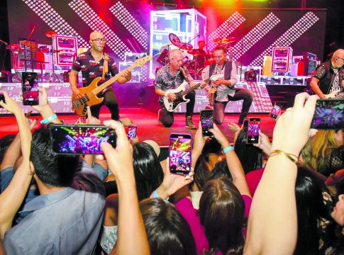 O Roupa Nova levou a multidão ao delírio com seus hits em Belém. Foto: Leandro Santana/divulgação