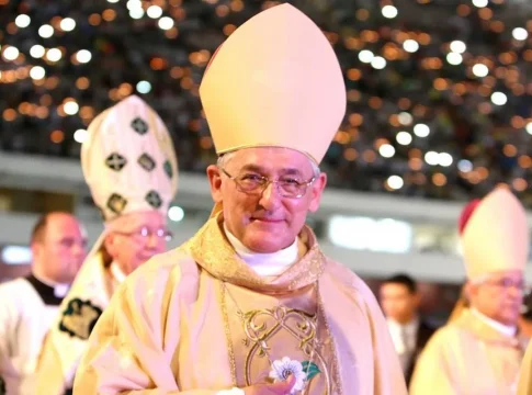 A nomeação atende ao pedido de Dom Alberto, que, ao se aproximar dos 75 anos de idade, segue as normas do Código de Direito Canônico