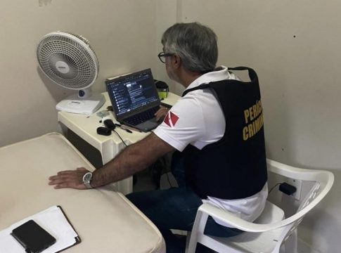 Foram apreendidos aparelhos celulares e um computador para posterior análise pericial e levantamento de informações que colaboram com o trabalho investigativo. Foto: Agência Pará