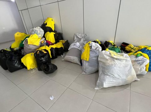 Polícia Civil deflagra operação contra venda ilegal de camisas no comércio de Belém. Foto: Divulgação